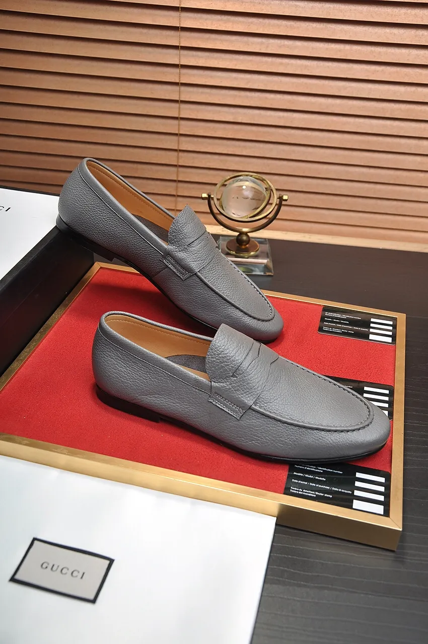 Men's shoes 💰520💶【GUCCI】 (High-end Niuli) New 🍀Gucci* - top version Gucci Peas shoes! Made of imported original cowhide, the inner top layer is comfortable cowhide lining! Original wear-resistant rubber outsole! High quality products! Code number 38-44!